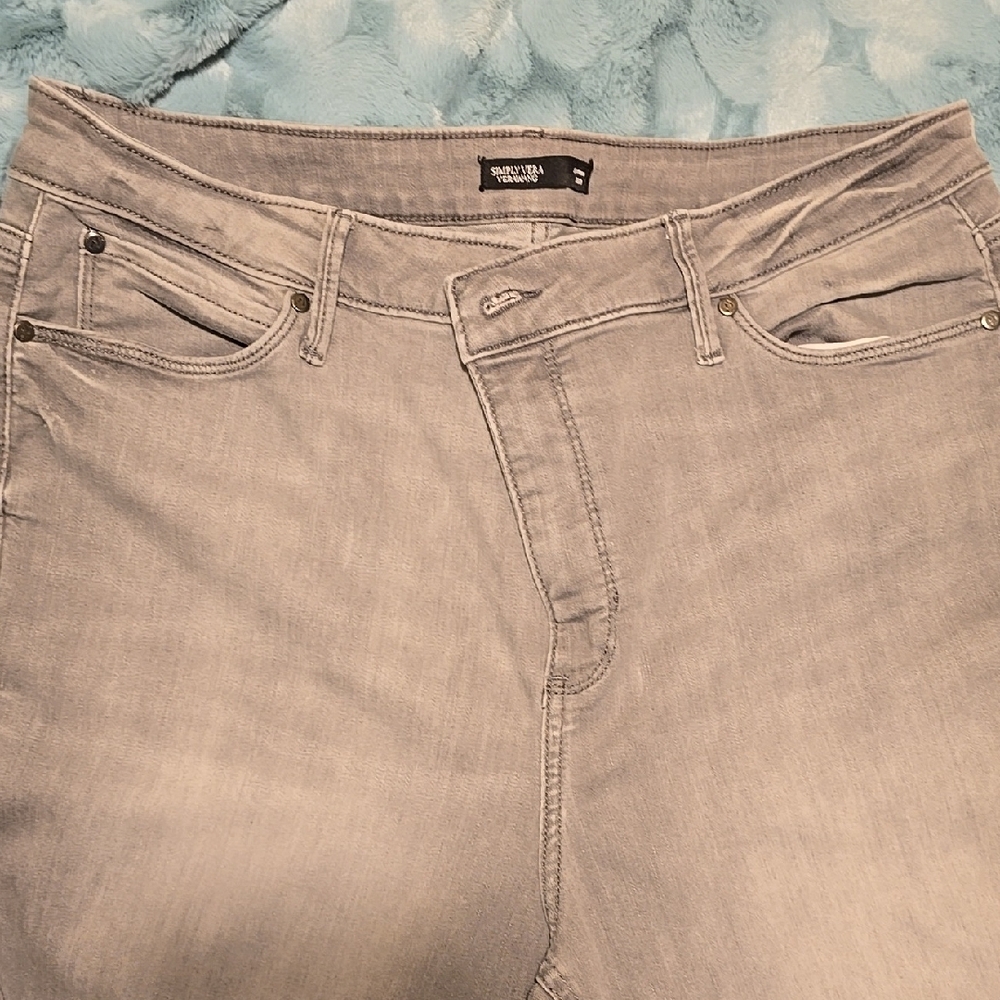 Vera Wang Grey Skinny Jeans